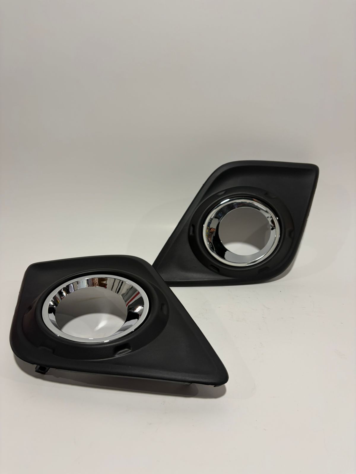 Kit Neblineros Toyota Hilux D-Cab DX 2.4 2020 Completo